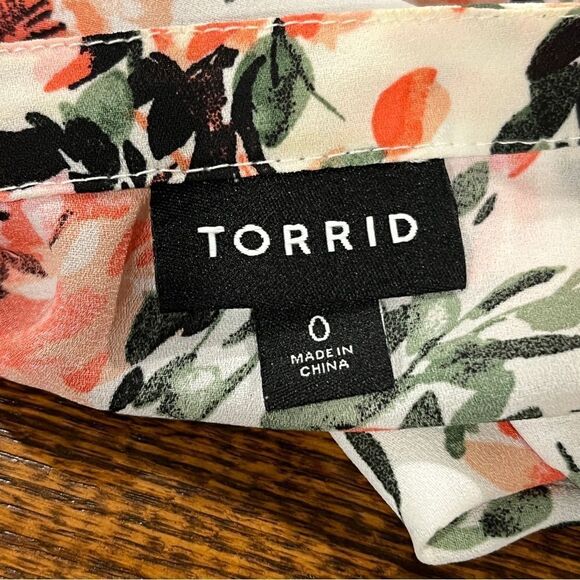 Torrid Floral long sleeve loose fit V-Neck Blouse size large - Picture 9 of 13